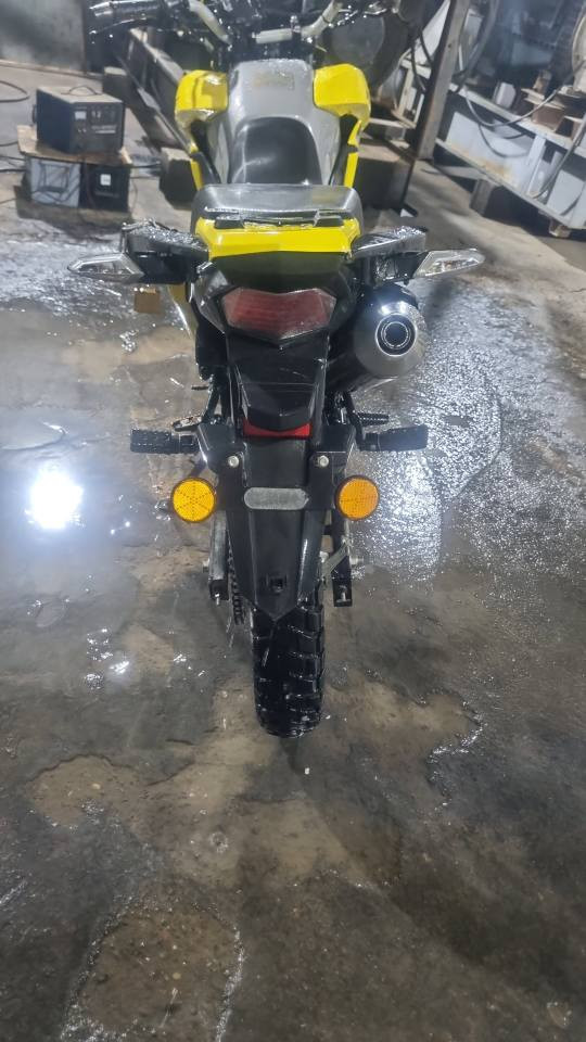 قفاز جبلي ٢٠٠cc 2023 
نظافتو عالية جدا مامفتوح برغي وحتى ماشي قليل 
شغال كلشي كهرباء كامل منفيس موجود 
يجي بستن جنزير يعني انطلاق جدا قوي
البريك او الفرامل نضامين نضام التفحيط ونظام الوقوف الفوري 
السعر 750$ وفي مجال شوي أربيل, العراق


**إذا كنت صاحب هذا الإعلان وتريد حذفه لأي سبب، رجاءا أرسل رسالة إلى الدعم الفني**