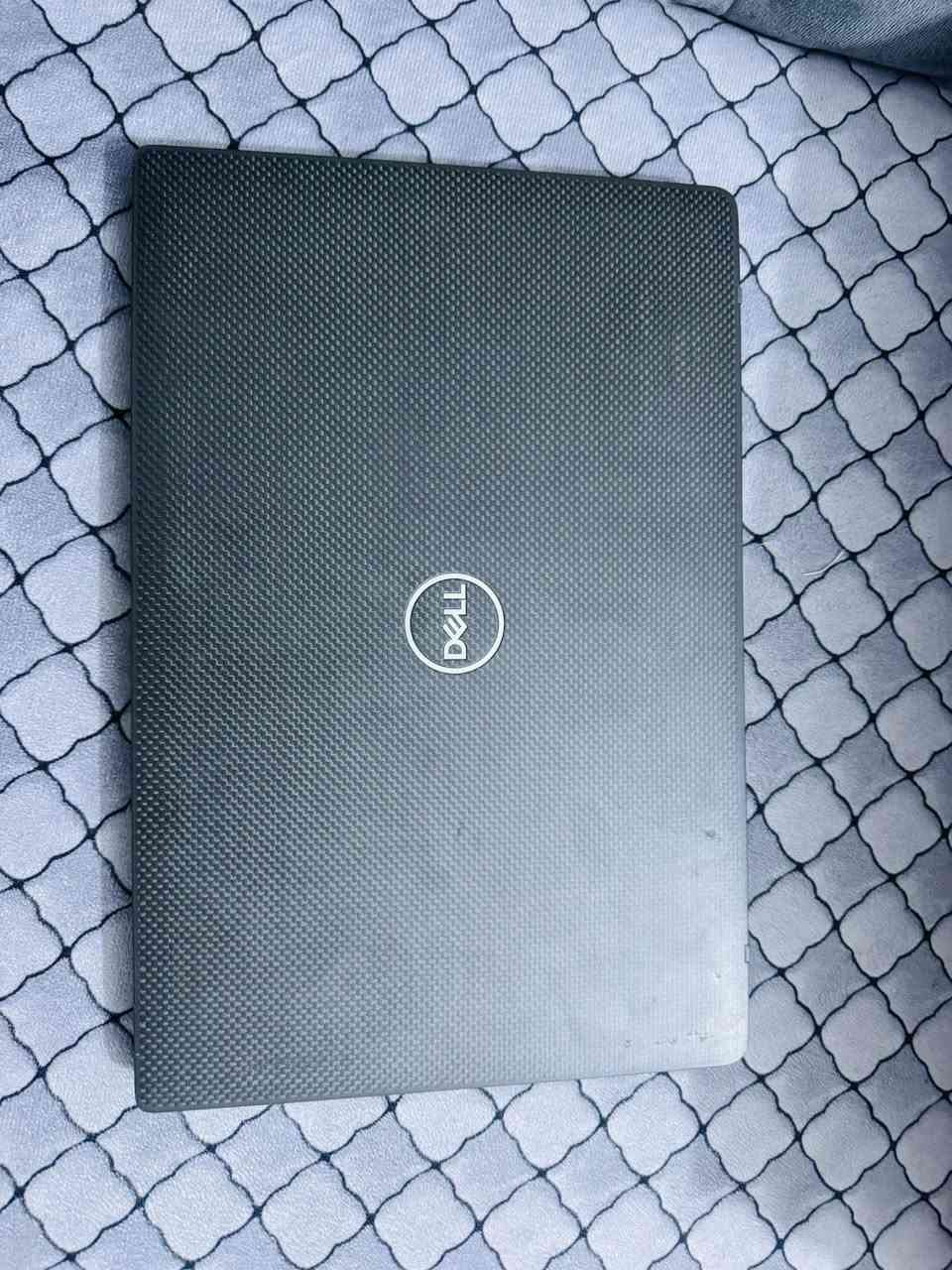 السلام عليكم لابتوب للبيع جهاز نضيف وحلو ولمواصفات بل صوره مكاني بغداد البياع ***********
