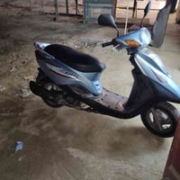 دراجه بريز وكل شي بيها شغال سلف نكره والهندر و دراجه خير من الله نضيفه...