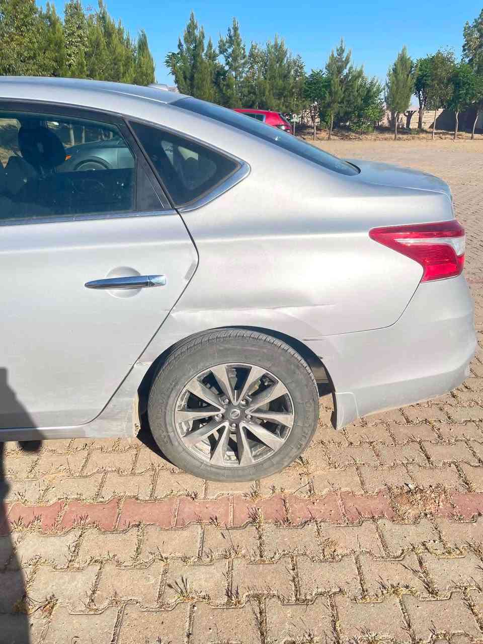 Nissan Sentra 2016 SV
1.8 L
136,000 km
3 parcha Boya 
aw 2 darga tabdil
106$ 
hawler
*********** أربيل, العراق
