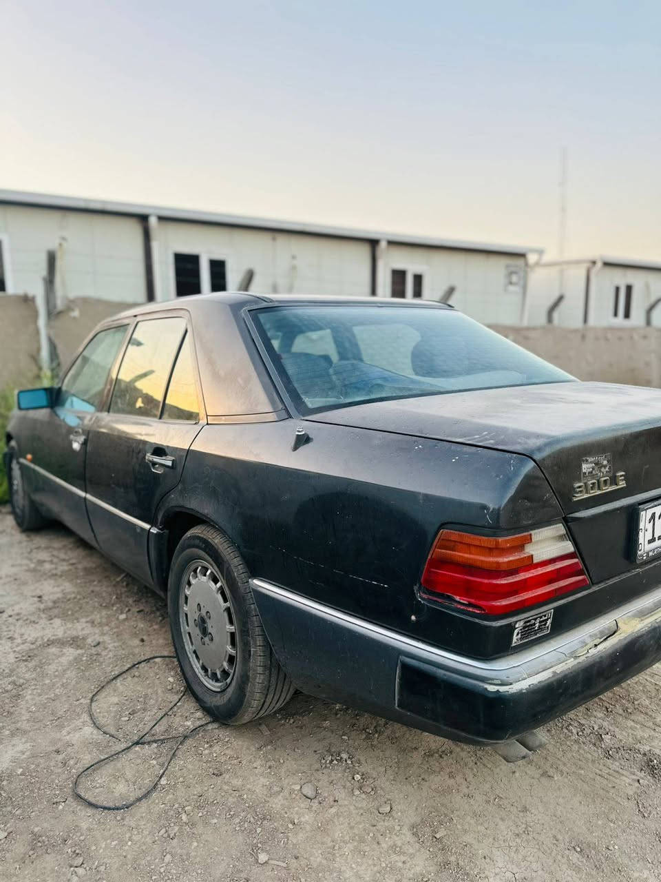 سلام عليكم 
مارسدس دب رقم دولي بسمي موديل 88 *E 300 مكينه 320 خراطيم دواخل نضيف سدر امامي خلفي قواعد بلاد تبريد ثلج فتحه سقف كهربائيات شغاله سعر 60 وبيه مجال ***********
