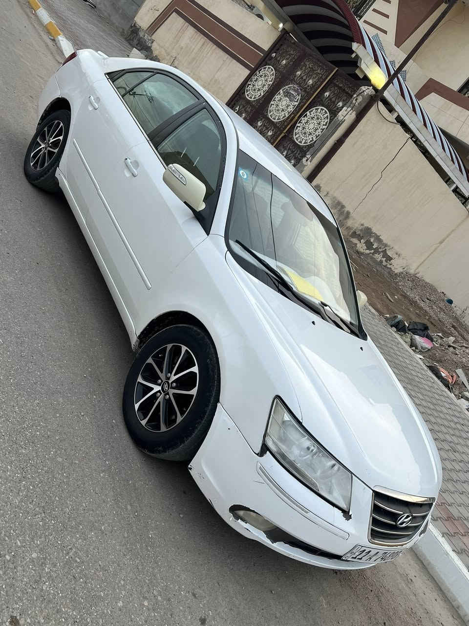 السلام عليكم
سوناته 2006بجم محدث 2010
مصبوغه عام اثر تكشير حادثها من امريكا جاملغ خلفي فقط بجمها كبس صدر خلفي امامي جديد 
تخم تاير جديد تبريد ثلج 
رقم بغداد دولي باسمي هزتها بعدلها سنه اله تسقط 
سياره محركها بي رواجز لا صرف ولا بخار 
مكان سياره واسط الصويره 
سعر السياره 80$وبيها مجال حق الجيه فقط 
للستفسار ***********
