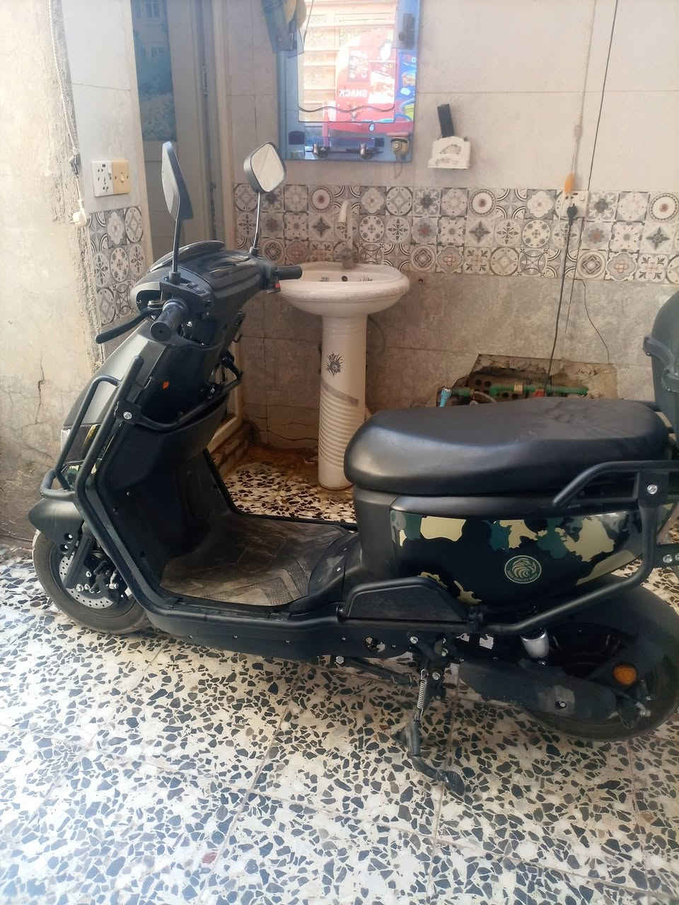 سلام عليكم عندي دراجة شحن اسمه الصقر ملف 2000 سبع بطاريات دراجة حلوه سرعة 100 نضيفةدراجة سعر 600 بيه مجال قليل الله شاهد عليه نزلته جديد هذا رقمي *********** مكان حي الراسئة العبيدي
