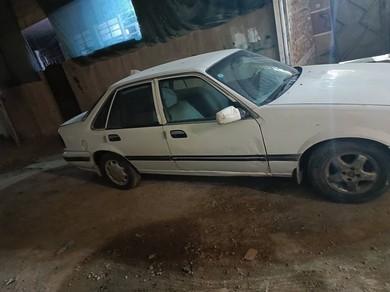 السلام عليكم برنس موديل 95 سياره حلوه وكاعده بيها نقوصات شويه كير ومكينه مقفولات كهربائيات شغاله كلها سياره بدون ضربه رقم بابل بااسمي رقم انكليزي العنوان الدوره شارع 60 السعر 28 وبيها مجال الرقم/ ***********
