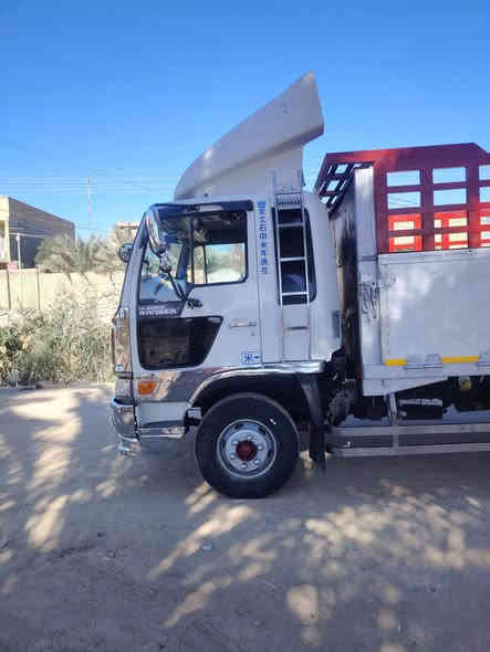 السلام عليكم للبيع انكر 80 عادي :سته وربع بلادي مكفوله كفاله عامه فول عادي ***********
