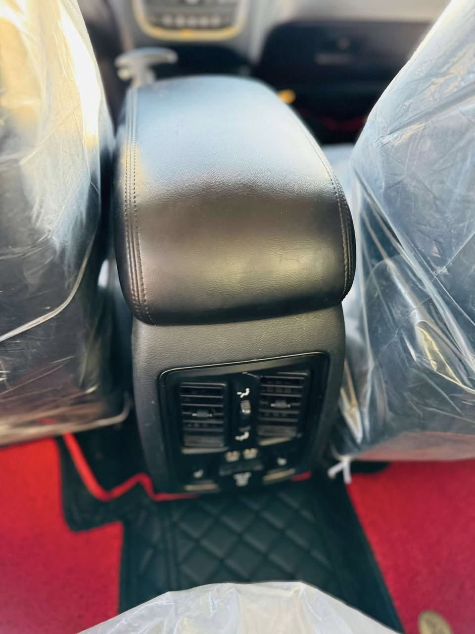 السلام عليكم ورحمة الله وبركاته دورنكو وارد موديل ١٨ بسمي رقم بغداد مشروع وطني مكانها بابل سياره جديده جداا مواصفات GT معروفه صور الحادث بالمنشور صبغ جاملغ فقط بدون فتح ولاتبديل وبدون أيرباك بيع او مراوس حسب القناعه *********** م م ***********
