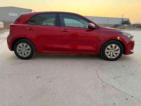 السلام عليكم
سياره جديده مال جني الله شاهد
ماشية 20 رقم بغداد بسمي
جديده هزه جديده كلشي جديد
مابيه سيارة كل نقص 
كيا ريو موديل ٢٠٢٠ جديدة بدون اي نقص هاج باك مواصفات S معروفة
ماشية ٢٠  مايل نص فول حادث بلمنشور جاملغين وبنيد حادث صطحي وباقي مكفول تخم تاير جديد حدادية على وضعيت شركه بدون اي نقص بسمي
تحويل ثاني يوم 
السعر 110وبيه مجال بصيط
بغداد العامرية 
*********** 
الهاتف *********** واتساب
