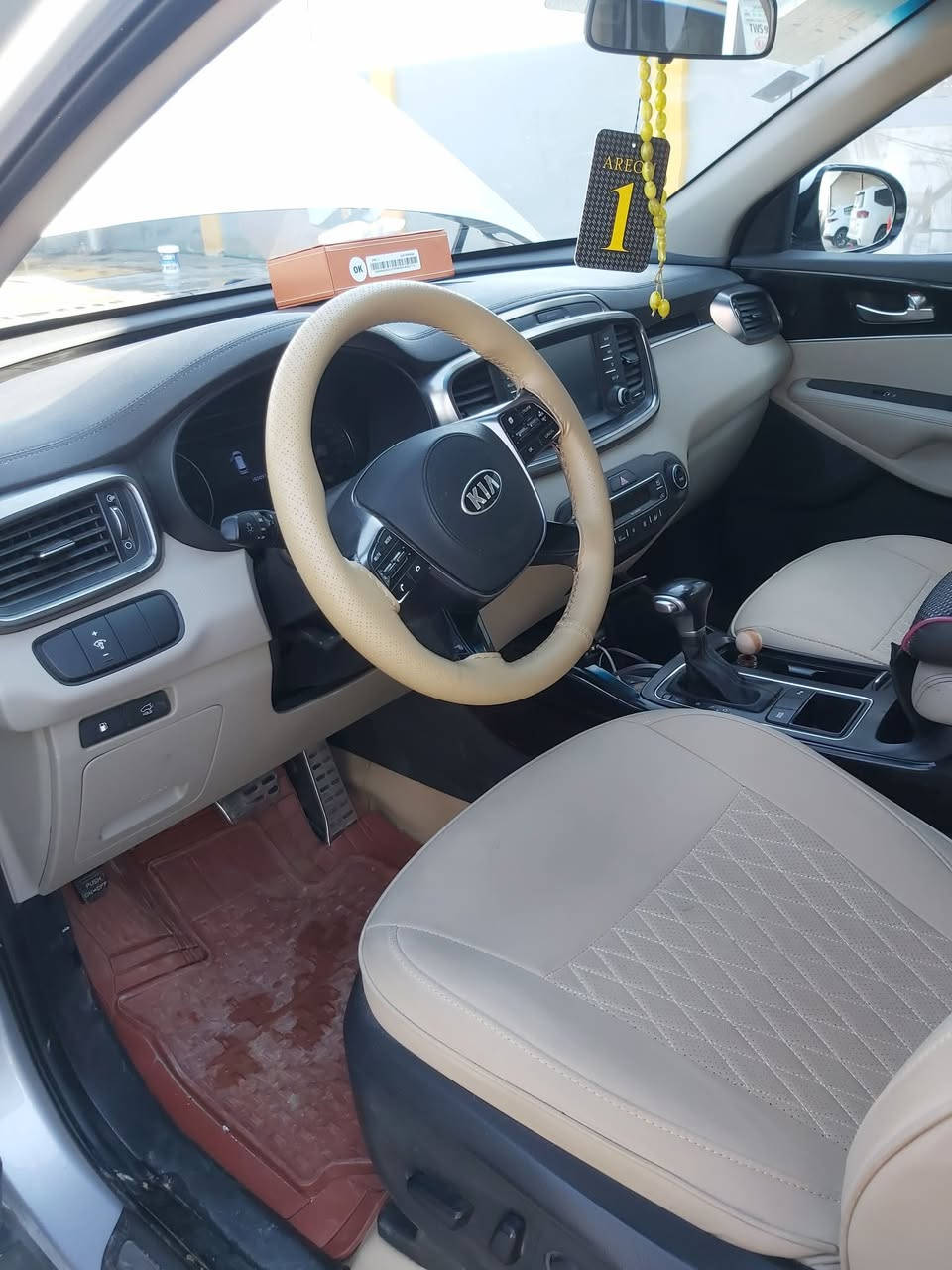 السلام عليكم سورنتو للبيع مديل 2020
ماشية ١٦٠ لون سلفر مكفولة كفالة عامة

ماعده بل باب شويه موضح بل سونار 

ولباقي كفاله 

ماشيه 160 

رقم واسط بسمي 

فول مواصفات ماعده الفتحه 

للون سلفر خليجي 

محرك 6 سلندر 

7 راكب 

مكاني بل كوت 

لاستفسار عله الرقم 

*********** محمد  فقط تصال هاذه 

*********** فقط واتساب
