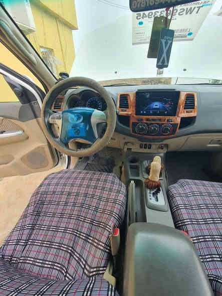 #السلام عليكم
فورتشنر _ SRS
موديل _ 2013
( 7 ) سبعة راكب 
محرك 4 سلندر شرط ما مفتوح 
دفع رباعي ( فور ويل )
ماشية 166 حقيقي
طخم تاير وصدر قبل شهر شديتو جديد 
دبل فيت بم مشدود جديد 
تدفئة تبريد شرط ( 3 ) ثلاث قطع 
داخل بيجي و صاج 
رقم نينوى ألماني بأسمي شهر ال _ 6 _ 2026 _
بدون ضرر فقط ملاحضات موجودة بل سونار 

العنوان _ الشرقاط اسديره 

السعر 195 وبي مجال 

***********
***********
