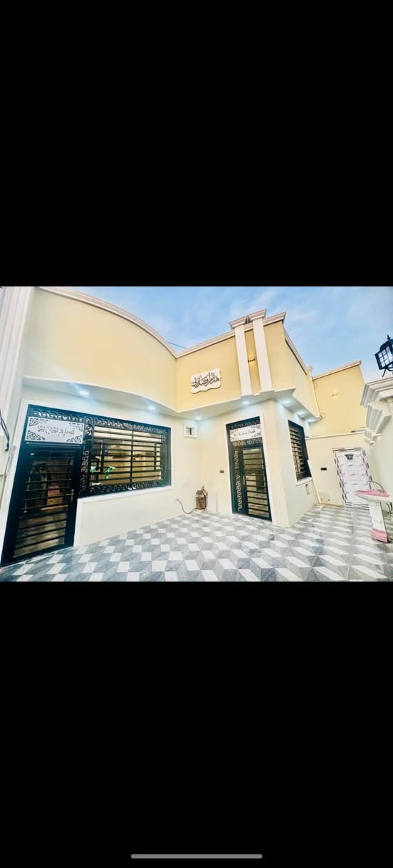 سلام عليكم بيت 200متر بجمع بيتي الثاني قريب عله مجمع الصلطان بيت جديد بناه درجه اوله تفاصيل البيت /🛏غرف عدد 2/استقبال /مطبخ/صاله🛋/عمامات عدد2/مكاشيف عدد2/كراج كبير للستفسار ***********واتساب
