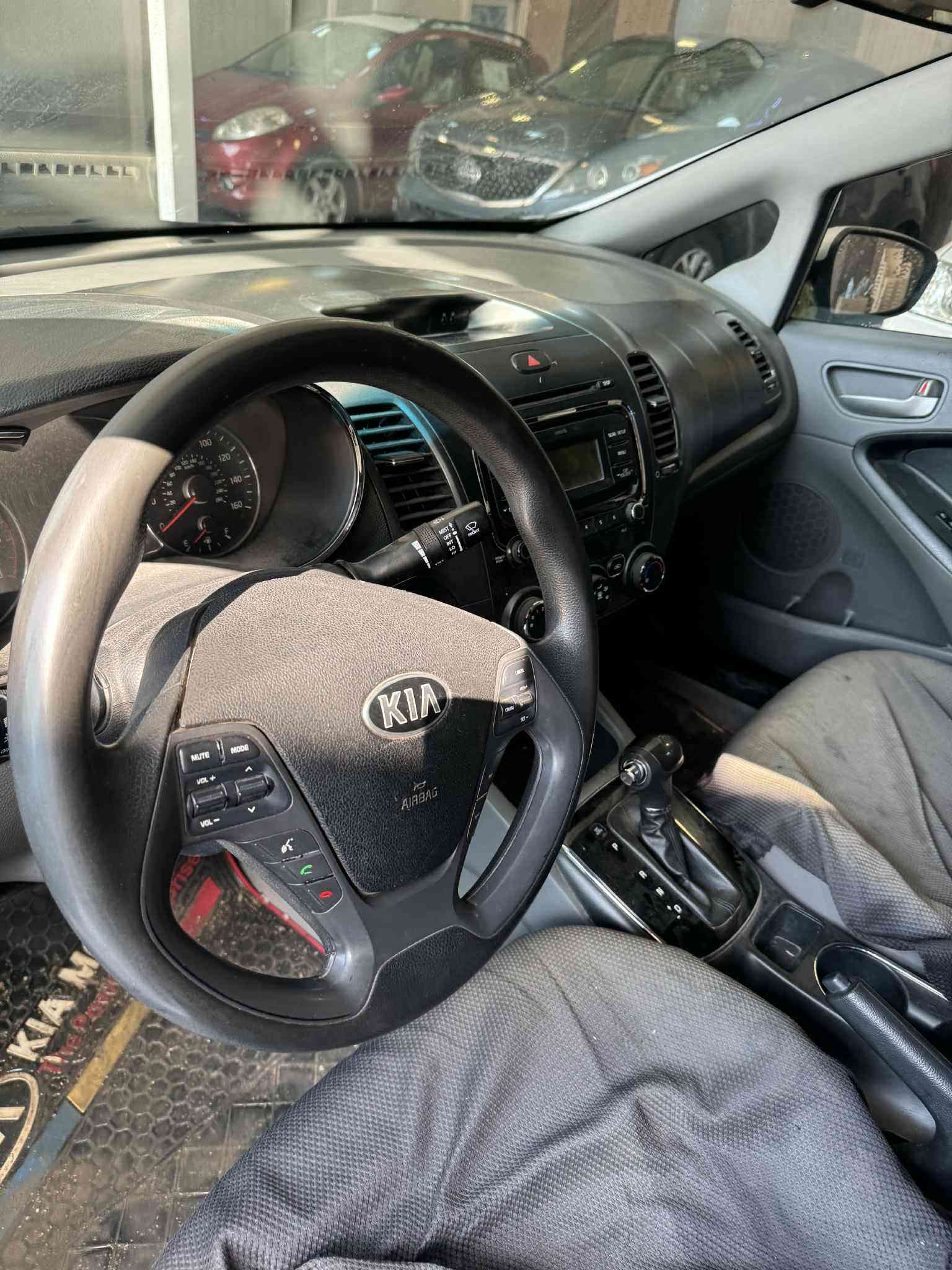 كيا فورتي موديل 18 وارد امريكي رقم اربيل جديد حادث بنيد فقط سعرها 117 رقمي ***********
