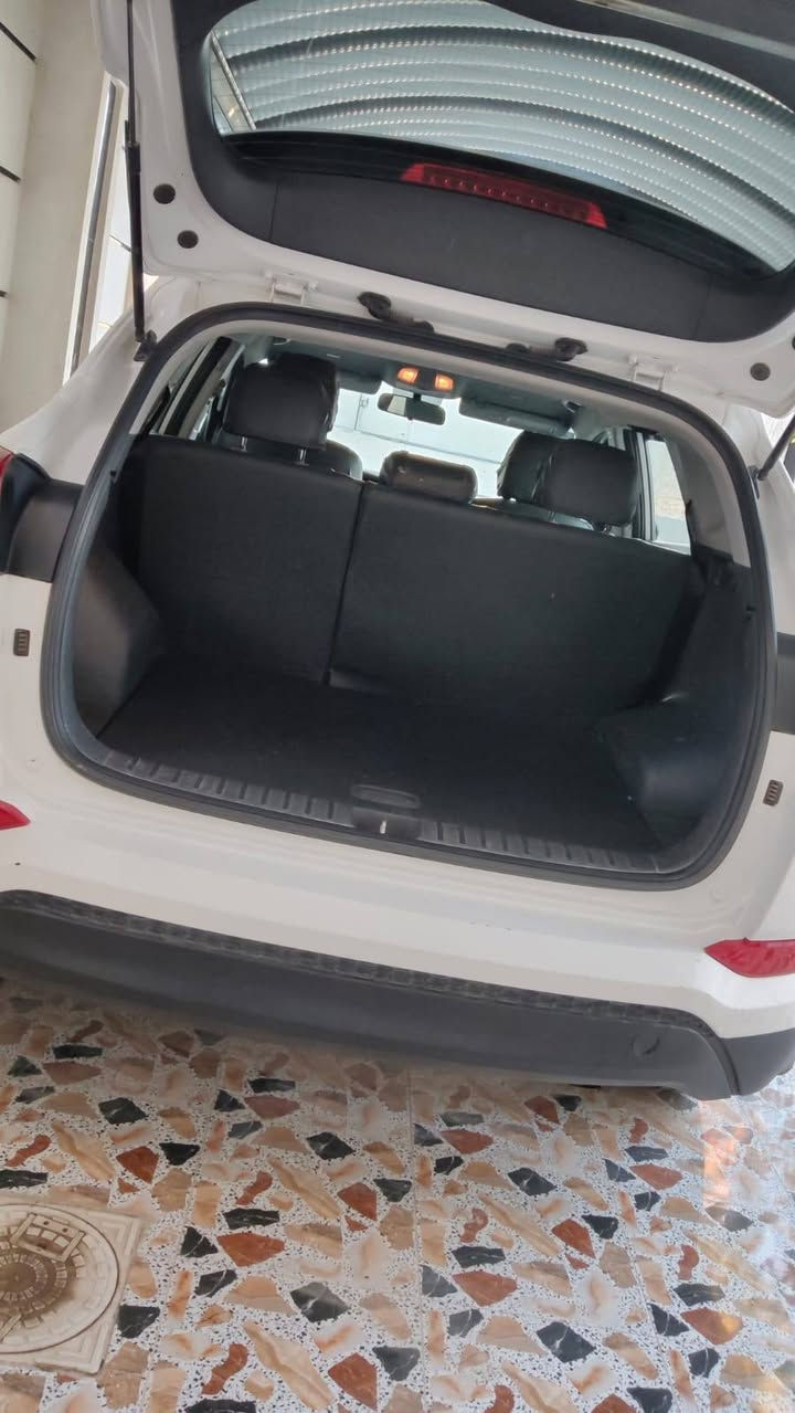 السلام عليكم
توسان 2017 وارد امريكي🖤 ليبل واحد بدون ايرباك 
فقط جاملغ عكس السائق معدل على بارد 
*رقم بغداد تحويل ثاني يوم*
السياره جديده بمعنى الكلمه ماشيه 42 حقيقي مكفوله من صدر محرك كير تخم تاير وتجي ع الفحص وين متريد  
موصفاتها نص فول 
كشنات مخمل 
كشن السايق كهرباء 
حساسات وكامره 
شاشه لمس
وباقي المواصفات معروفه وكدامكم 
السعر 160 وبيها مجال
مكان السياره الانبار الحبانيه
 ***********
