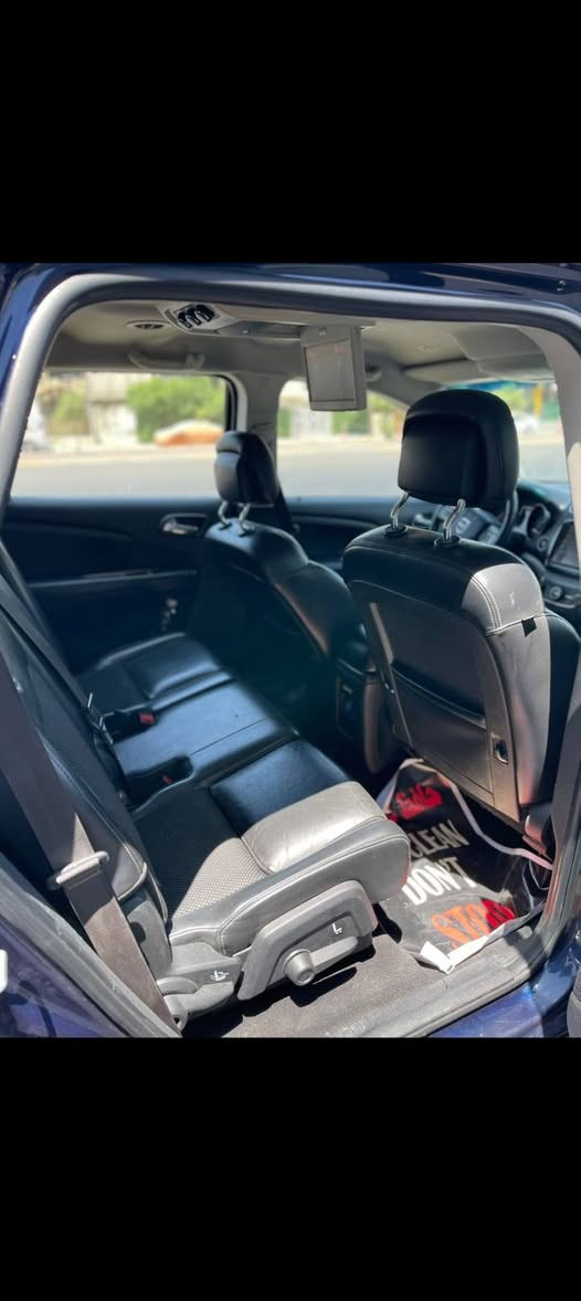 دوج جورني ٢٠١٨ محرك ٤ سلندر جاهزه من كلشي بيها صبغ جاملغ وبنيد بدون لغد او شاصي ٧ راكب و٣ قطع تبريد وشاشه جبيره وجلد وماشيه ١٠٠ الف والسعر ١٣٨ ورقه رقمها بغداد الجديد للاستفسار ***********
