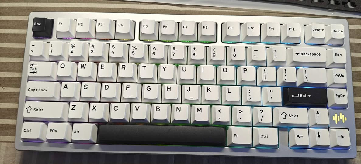 شباب بيع مستعجل سعر مناسب جدا كيبورد wobkey wave75 نفس شركة Rainy75 كيبورد فول فول مواصفات المنيوم ثقيل سويتجات جدا ممتازة وايرليس rgb و يدعم تفكيك السريع و وياه فومات إضافية و السعر ٧٥ الف فقط قفل اول تم🔥🔥🔥🔥


**إذا كنت صاحب هذا الإعلان وتريد حذفه لأي سبب، رجاءا أرسل رسالة إلى الدعم الفني**