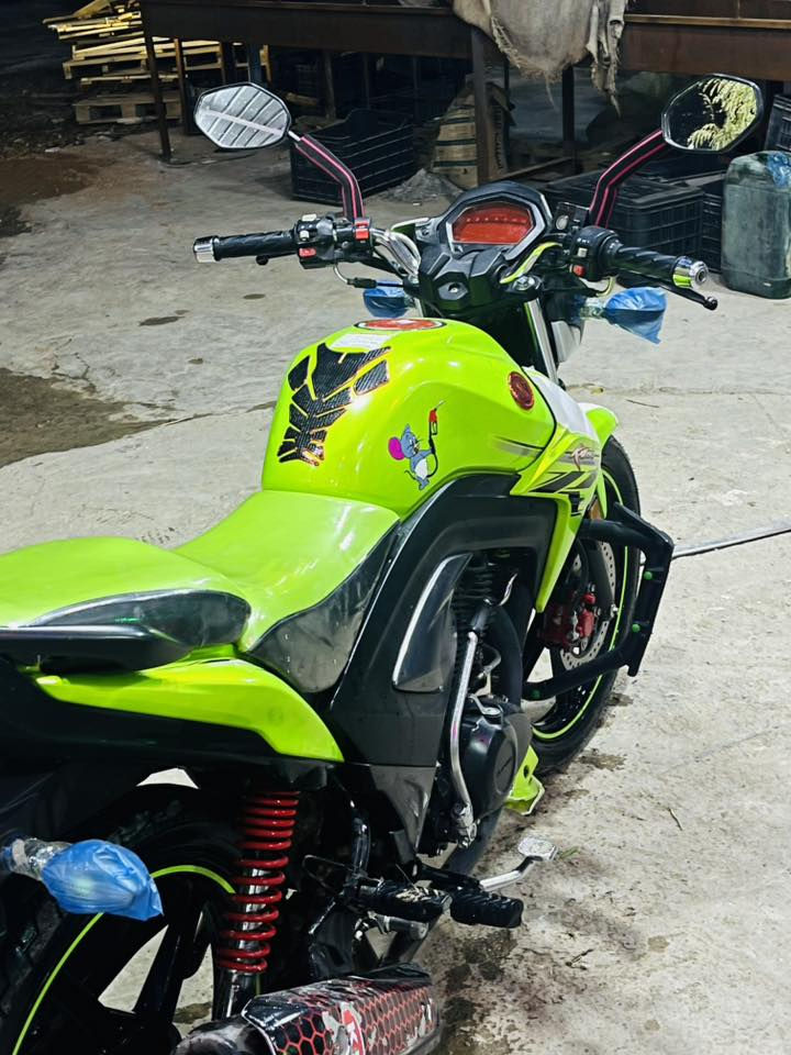 السلام عليكم 
من رخصه الادمن 
هاوجي KA 
للبيع مسجل وكأمل 
موديل 2023 
تحويل ثاني يوم 
مابيها اي نقص دراجة فول شرط الفحص 
سعرها 18 ونص بيها مجال قليل 
هـ ***********
