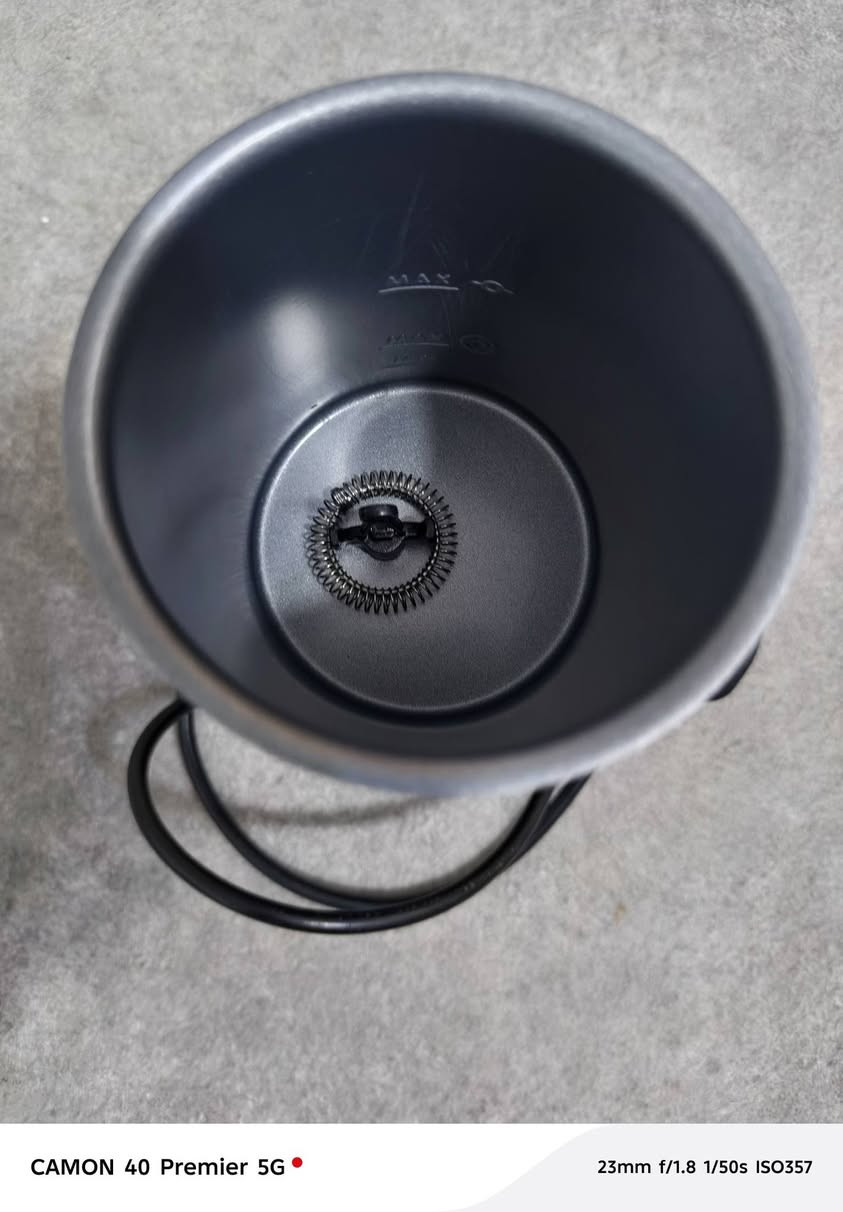 السلام عليكم
للبيع 

خفاقة صانع رغوة الحليب الكهربائي من ماركة برو بريز (Pro Breeze). متعددة المهام 

الوظائف: تسخين الحليب، إعداد الرغوة (باردة أو ساخنة)، وتحضير الشوكولاتة الساخنة.

السعة: تصل إلى 240 مل للتسخين و 115 مل للرغوة.

المميزات: يعمل بزر واحد بـ 4 إعدادات، ويحضر الرغوة في أقل من دقيقة ونصف.

سهولة التنظيف: طلاء داخلي غير لاصق.

اجت بدون كارتون واتصور مستخدمة قليل جدا استخدام نظيف


**إذا كنت صاحب هذا الإعلان وتريد حذفه لأي سبب، رجاءا أرسل رسالة إلى الدعم الفني**