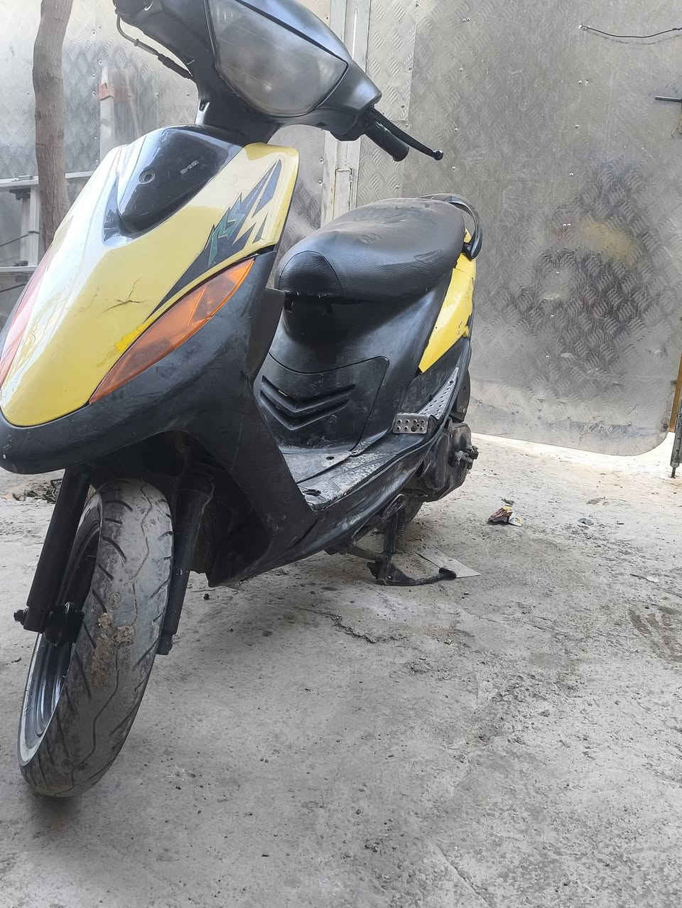 السلام عليكم دراجه ماكس عدله بوشه 55 لون ليموني السعر 525 وبيه مجال ***********
