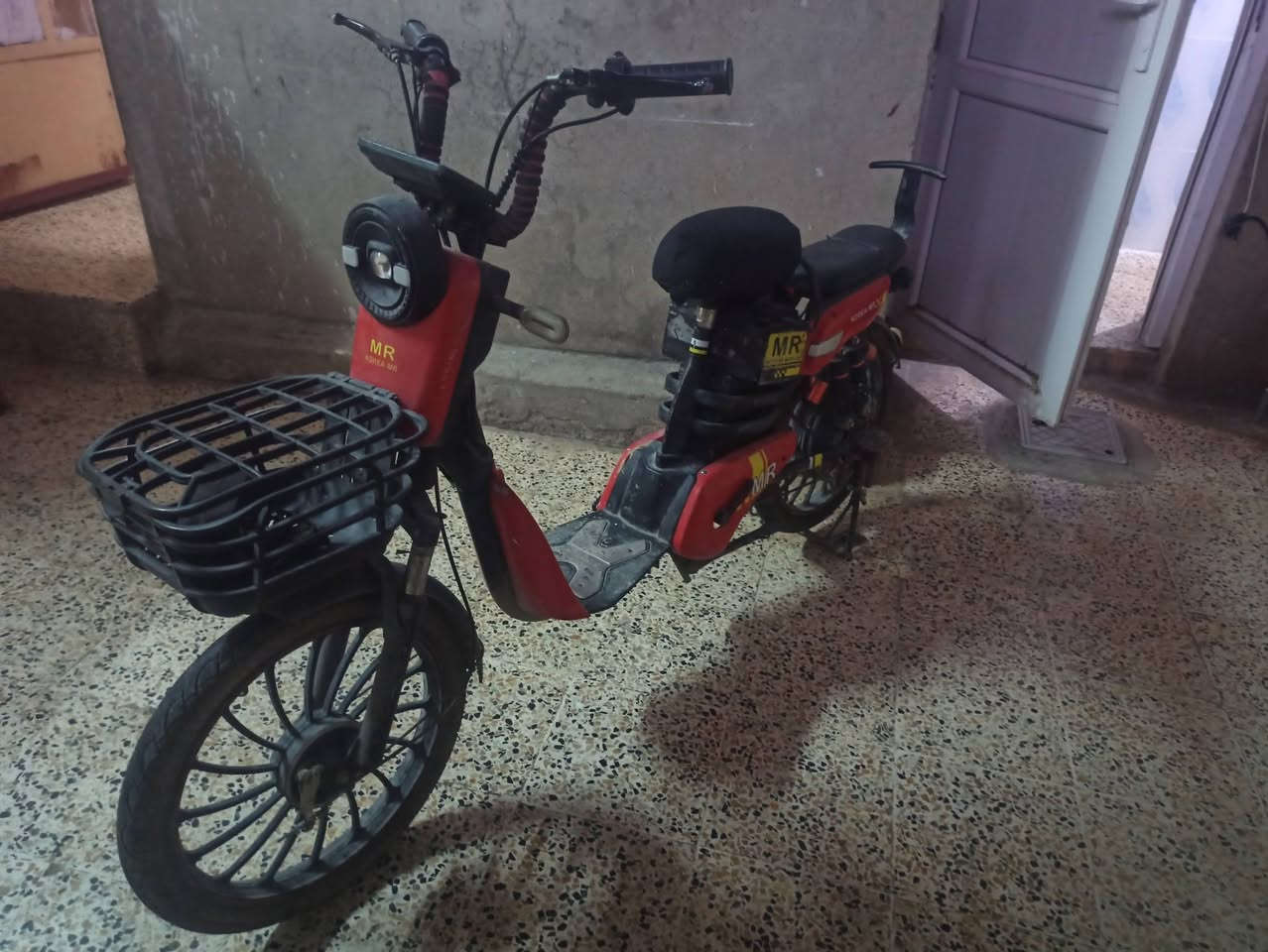 ماطور حجم 20  MR ماطور نضيف بس بطارية وحده واكفه السعر 80 وبي مجال شي قليل مكان حي الانتصار شارع 60 ال شراي يتصل على هذا الرقم *********** بي واتساب

