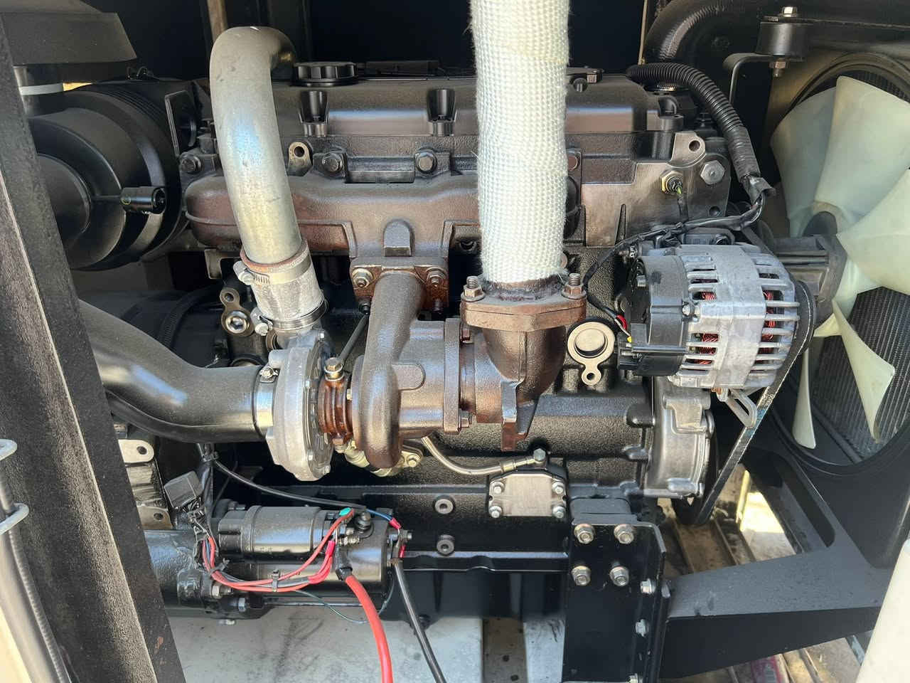 مولدة 80KVA بيركنز انكليزي اصلي  ٤ بستم سوبر ساعات العمل1600h 
التواصل
محمد: ***********
عبدالرحمن: ***********
   احمد: ***********
حجي صفاء:***********
الموقع :اربيل الصناعة الجنوبية
