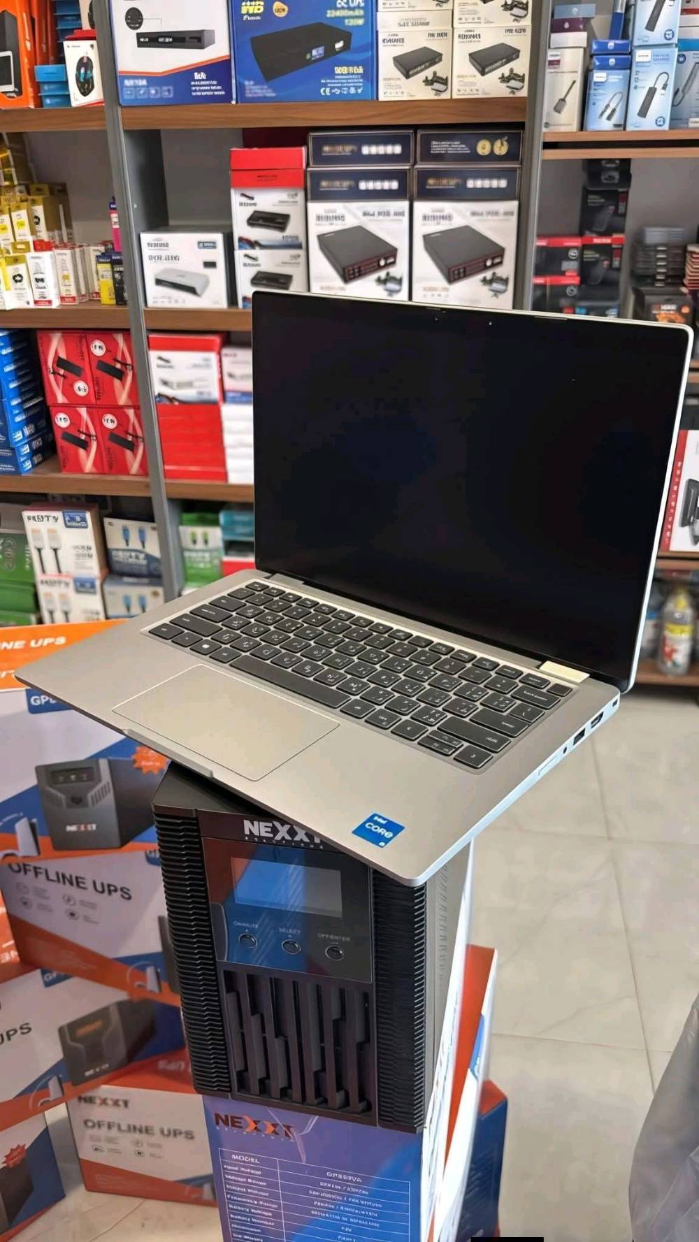 متوفر لمس قلاب (لابتوب+تابلت) ✅✅
𝗗𝗲𝗹𝗹 𝗟𝗮𝘁𝗶𝘁𝘂𝗱𝗲 𝟱𝟯𝟮𝟬 𝟮-𝗶𝗻-𝟭

Intel Core i5 11 G7(جيل 11) 
8GB DDR4
512GB ssd m.2

 كارت الشاشة
Intel (R) Iris (R) Xe Graphics 

 الشاشة: 
13.3" FHD (1920×1080) – شاشة لمس عالية الدقة

📶 الاتصال والمنافذ:
Bluetooth – WiFi – منفذ SD Card –
USB 3.1*2 – USB Type-C – HDMI
الحالة : نضيف جدا (97-99٪)   💯💯

🎁 ميزات إضافية:
✅ كيبورد مضيء عربي انكليزي
✅ كاميرا HD
✅ شاحن أصلي Type-C
✅ بطارية ممتازة تدوم طويلًا
✅ نظام Windows 11 pro أصلي ومفعّل مدى الحياة 

توصيل متوفر + ملحقات كاملة 

السعر: 400,000