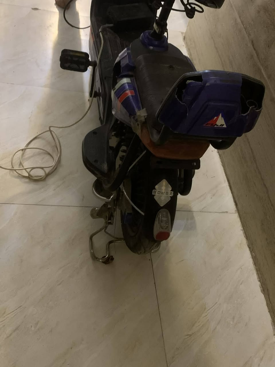 سلام عليكم دراجه شحن للبيع حجم 14
سعره 170وبيها مجال 
رقمي ***********
