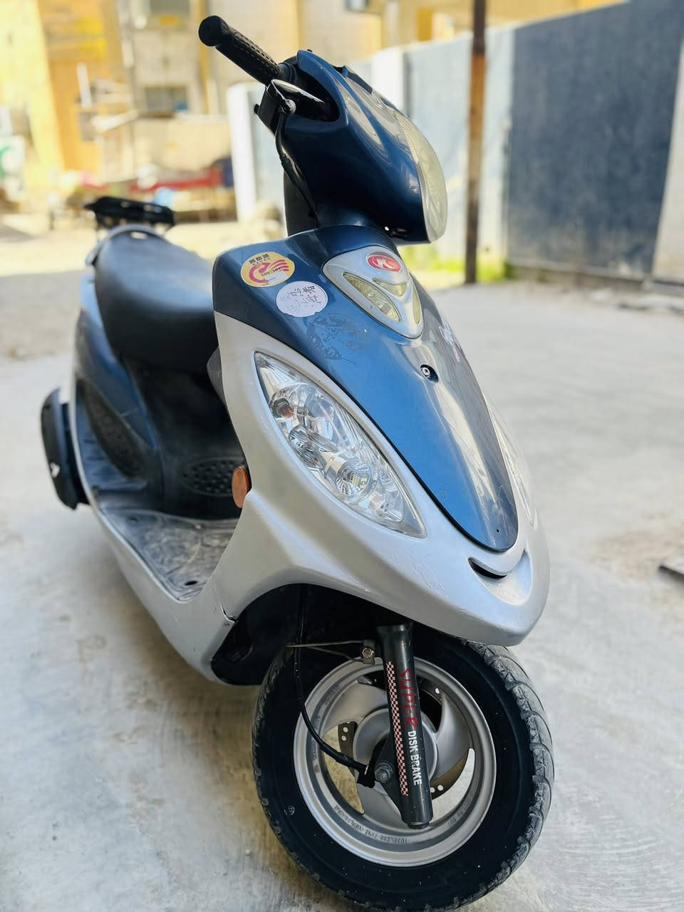 سلام عليكم .
دراجه نوع كامكو .ياباني قوه المحرك 150.دراجه حلوه ونضيفه مكفوله كفاله عامه سعر 800 او بيه مجال لطيبين .@إشارة@


**إذا كنت صاحب هذا الإعلان وتريد حذفه لأي سبب، رجاءا أرسل رسالة إلى الدعم الفني**