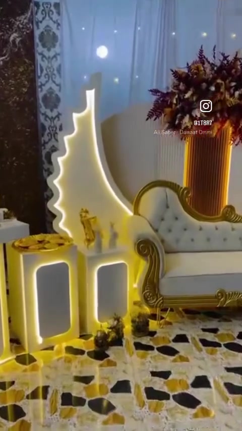 كوشه للبيع كامله 
***********
