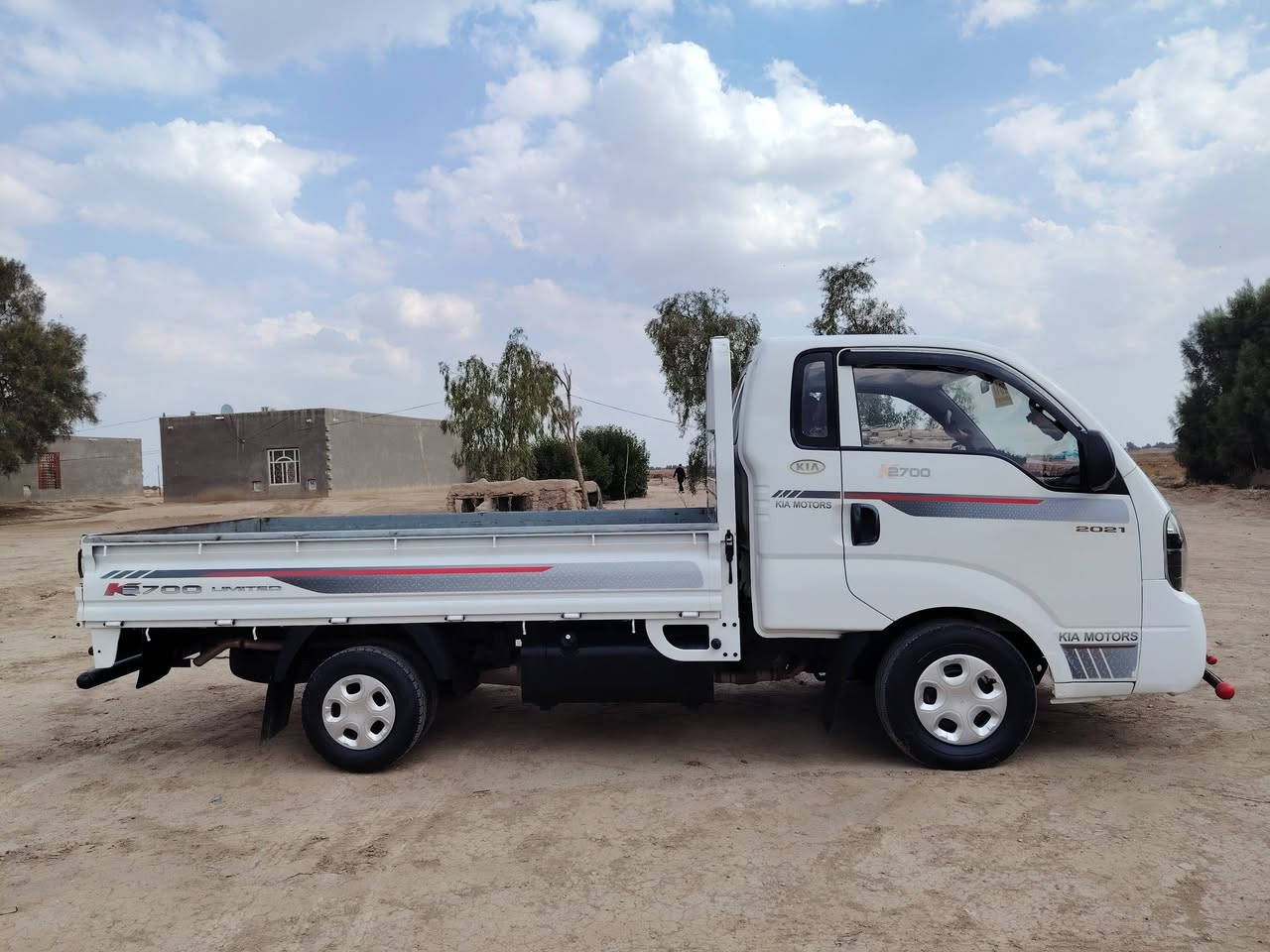 كيه بنكو/2700/موديل/2017رقم واسط دولي بأسمي
سياره مكفوله كفاله عامه من الصبغ والحار والبارد وظع الشركة كير محرك اكسن كفاله حداديه جديده تخم تاير جديد تبريد شغال ثلج مدوشمه مجلده كامل شاصي ورقم شاصي كفاله سنويه مجدده لل /2029تريد تحويل تريد وكاله ابيع سونار سونار السعر/١١٨
سياره جديده جديده واني مسىول عن كلامي
عنوان بابل الشوملي
***********

***********
