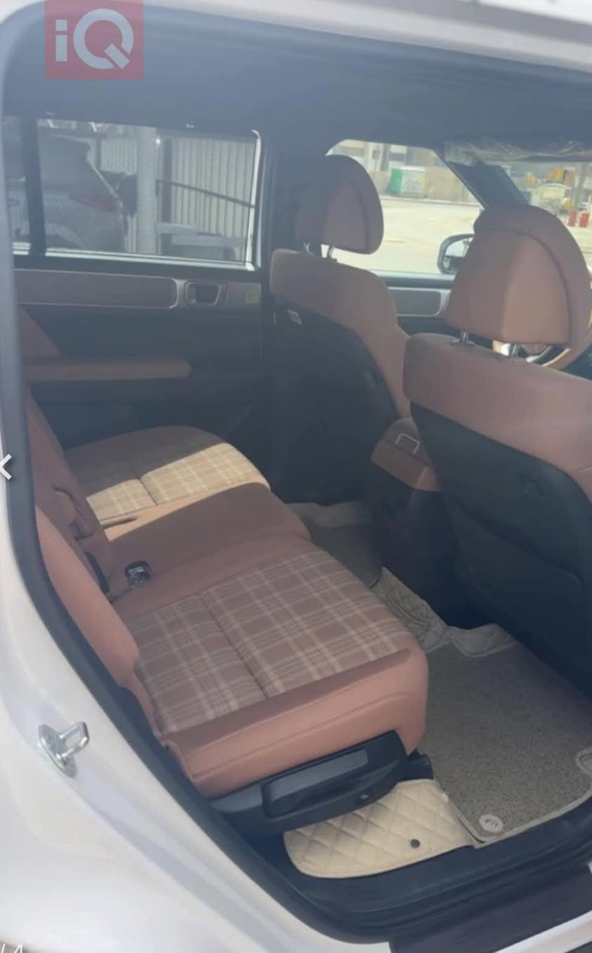 سنتافيا 2024 الشكل الجديد
 
خليجي كلين بدون حادث السونار موجود فقط رصعات و خدوش بسيطة بدون بارد بدون اي شي

حجم المحرك 2500
مرتبط بناقل حركة أوتو 8 نمر 
مفتاح التشغيل بصمة 
تشغيل عن بعد 
فتح الصندوق كهرباء 
اريل نفكيتر 
حساسات أمامية 
حساسات خلفية 
لايت زينون + LED متصل 
بك لايت LED
دخول بصمة ذكي 
حجم الاطار  255/45R20
ويل كب 19
حساسات ضغط الاطارات 
اشارة في المرايا الجانبية 
المرايا قابلة للطي كهرباء 
ماسحة خلفية 
هاند بريك كهرباء ا ABS 
دشبول شاشة ديجيتال 
شاشة Apple Car play  
شفتات مقود 
مثبت السرعة Cruise 
المودات والاوامر الصوتية 
ا Bluetooth / T YPCE 
شاحن هاتف Wireless 
مخرج منفذ الطاقة 
7راكب 
3 قطع تبريد 
أوضاع القيادة Drive Mode 
أوتو هولد Auto Hold 
نظام مانع الانزلاق 
نظام نزول المنحدرات 
حاملات الأكواب 
بردات أبواب خلفية

السعر المطلوب: ٢٤٥ ورقة
 
  والاستفسار ***********
