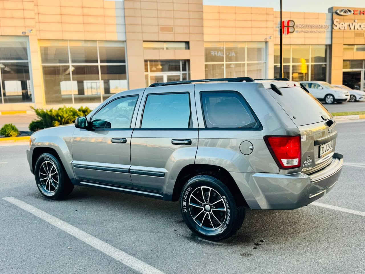 ﷽
▫️جيب لاريدؤ مؤديل 2007 فول مواصفات
فول مواصفات فتحه و فور ويل
لون نفطي
~~~~~~~~~~~~~~~~~~~~~~~~~~~~~~~
مكان🌇: سليماني                     سعر💵:106$
تليفون☎️:*********** ::: ***********
~~~~~~~~~~~~~~~~~~~~~~~~~~~~~~~
▫️محرك V6 3.7L سته سلندر مرغوب
🔹گيرو محرك بشرط مامفتوح 
بدون صوت و بدون صرف و بدون خلل بشرط فحص
🔹سيارة جديد كل على وضع بيلادي جديد 📦📦

▫️سيارة حيل حيلوة
🔹بيها ( جملغ و باب بص كلير ) بدون دواخل بدون أيرباگ
🔹سيارة بدون بارد و رصعة و بدون جراد بشرط 📦

▫️مواصفات 
( فتحة - فور ويل ( دفع رباعي ) - داخل كريمي - كشن كهربا - شاشة - كاميرا - تبريد مركزي - تحديد سورعة - بلاجكتور - لايت زينون - مراي كهربا - بعد )

◽️اربع تاير و ويل بيلادي جديد بدون مصروف
🔹نظافه ١٠٠٪؜ كامل سيرفس بدون نقص و بدون مصرف
🔹بسميً السنويه بشرط تحويل و خرامه
🔹سنوي و رقم و هزة كلها جديد
سياره مابيها دينار مصرف كامل من كل نواحي
~~~~~~~~~~~~~~~~~~~~~~~~~~~~~~~
كوردى
﷽
▫️جيب لاريدؤ موديل 2007 فول مواسفات
فول مواسفات سلايت و ده بل ئه كسل
ره نگى نه وتى
~~~~~~~~~~~~~~~~~~~~~~~~~~~~~~~
شوين🌇: سليماني                     سعر💵:106$
تليفون☎️:*********** ::: ***********
~~~~~~~~~~~~~~~~~~~~~~~~~~~~~~~
▫️مه كينه V6 3.7L شه ش بستؤن
🔹گير و مه كينه ى به شه رت نه كراوه ته وه 📦
🔹سه وت و سه رف و خه له لى نييه به شه رت
🔹زؤر تازه ماوه ته هه موو كيانى له سه ر بيلادى ماوه 📦

▫️سارد و كرانه وه ى نييه و كالبونه ى نييه 
🔹ته نها ( جه مه له غ و ده ركايه كى بؤياغه ) بى ناوكرتن
بئ ئيرباگ بيش و دواى كه پسه 
🔹زور جوان ماوه ته و نمونه يه له جوانييدا

▫️مواسفات
( سلايت - ده بل ئه كسل - ناو ره ساسى - شاشه - كاميرا - كوشن كاره با - ته بريد مه ركه زى - تحديد سورعه - بلاجكتور - لايت زينؤن - ئاوينه كاره با - زور مواسفاتى تر )

▫️چوار تايه و يلى لومى بؤ به ستراوه يه ك دينار مه سروفى نيه كامل سيرڤزى بوكراوه
🔹سه نه وى و ره قه م و هه زه ى تازه يه به ناوى خومه وه يه ته حويل و غه رامه به شه رت
🔹گير و مه كينه و كاره باى و هه موو كيانى به شه رت
~~~~~~~~~~~~~~~~~~~~~~~~~~~~~~~
