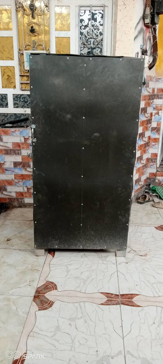 ميز حديد للبيع البصره مدينة هوير كبير قرب نفوس رقم الهاتف ***********
