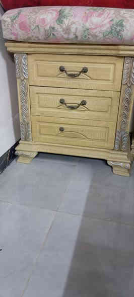 سلام عليكم للبيع غرفت اخشاب سعرهه 500 وبيهه مجال ***********
