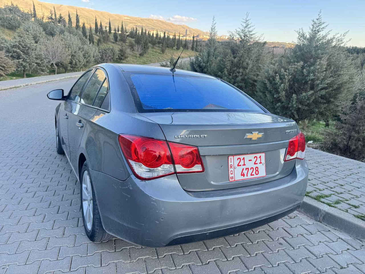 شۆفلێت کروز ٢٠١٠ 
ساخ ساخ مالی مەدەنی بەشەرت 
فول مواسەفاتە .
مەکینە ئۆپترایە گیر و مەکینە بە شەرت 
ساخە و هیج دەعمی نیە بەس یەک دوو پارچەی پەمپە بەبی دەعم،
نرخ 48 وەرەقە و مەجال 

0774 151 1998 السليمانية, العراق
