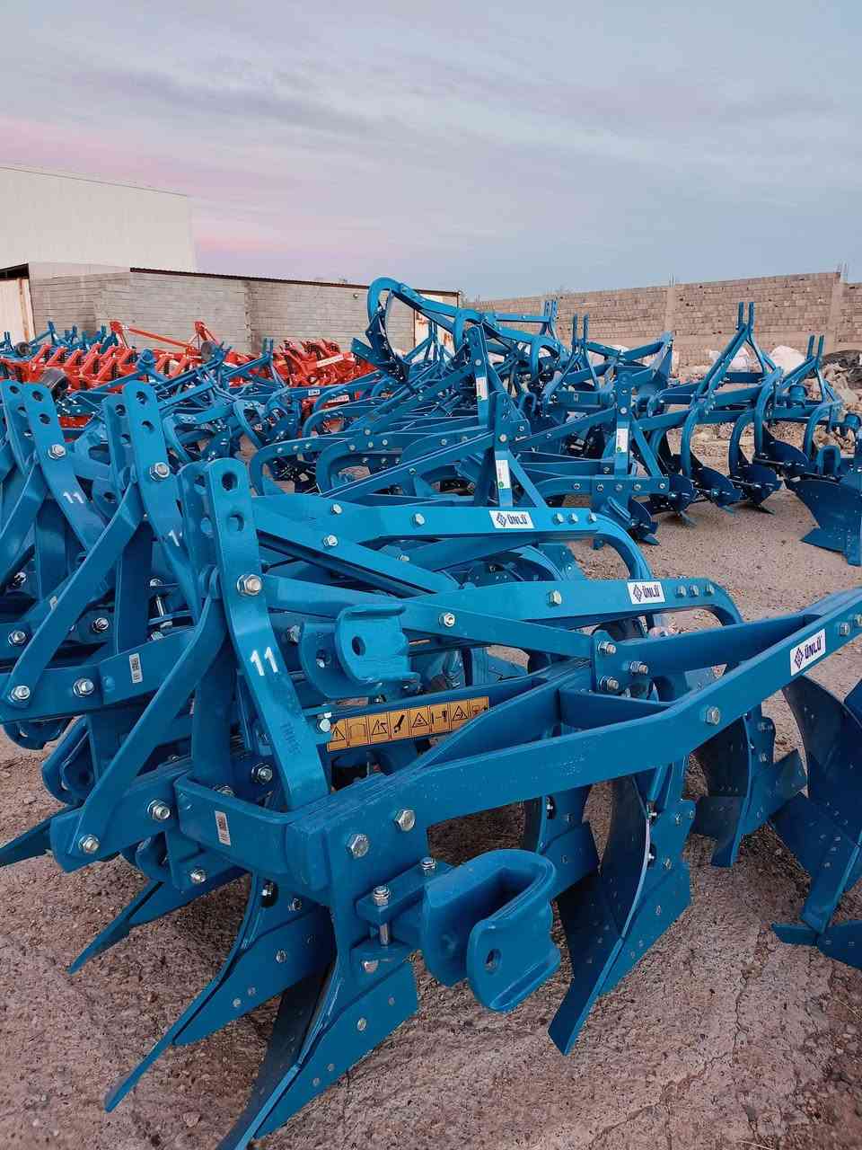 بسم اللە رحمان رحیم   ..           جملە  و  مفرد  
 موجود  کل  الات  زراعیە   فدان  ـ خرامیش  - مرشە -رفاسە   -- ناثرة   -  معدلان  -   // توصيل اكو  جميع  عيراق
 عنوان  جمجمال  تريق  عام  كركوك   سليمانيه  
   ***********  واتساب  ***********واتساب
*********** واتساب
