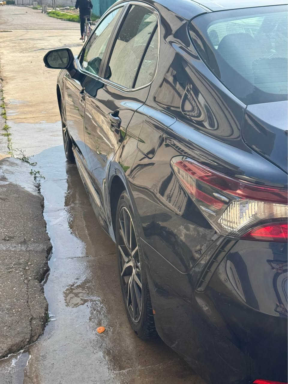 تويوتا كامري 2021  SE لون ازرق حبري ضرر تعديل جامرلغ امامي طرف السائق + باب السائق تعديل فقط بدون صبغ  /. موبايل *********** كركوك, العراق
