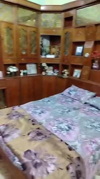 غرفة نوم عراقية • نظيفة مية بالمية • فيها مجال