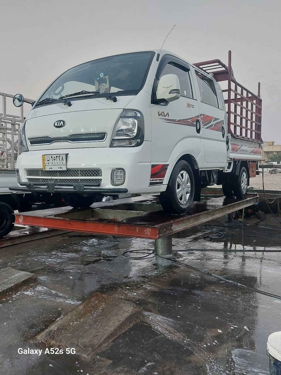 السلام عليكم كيا دبل قماره للبيع السيارة مكفوله كفاله عامه موديل 21 كير ومكينه وتبريد فول السيارة جديده ***********
