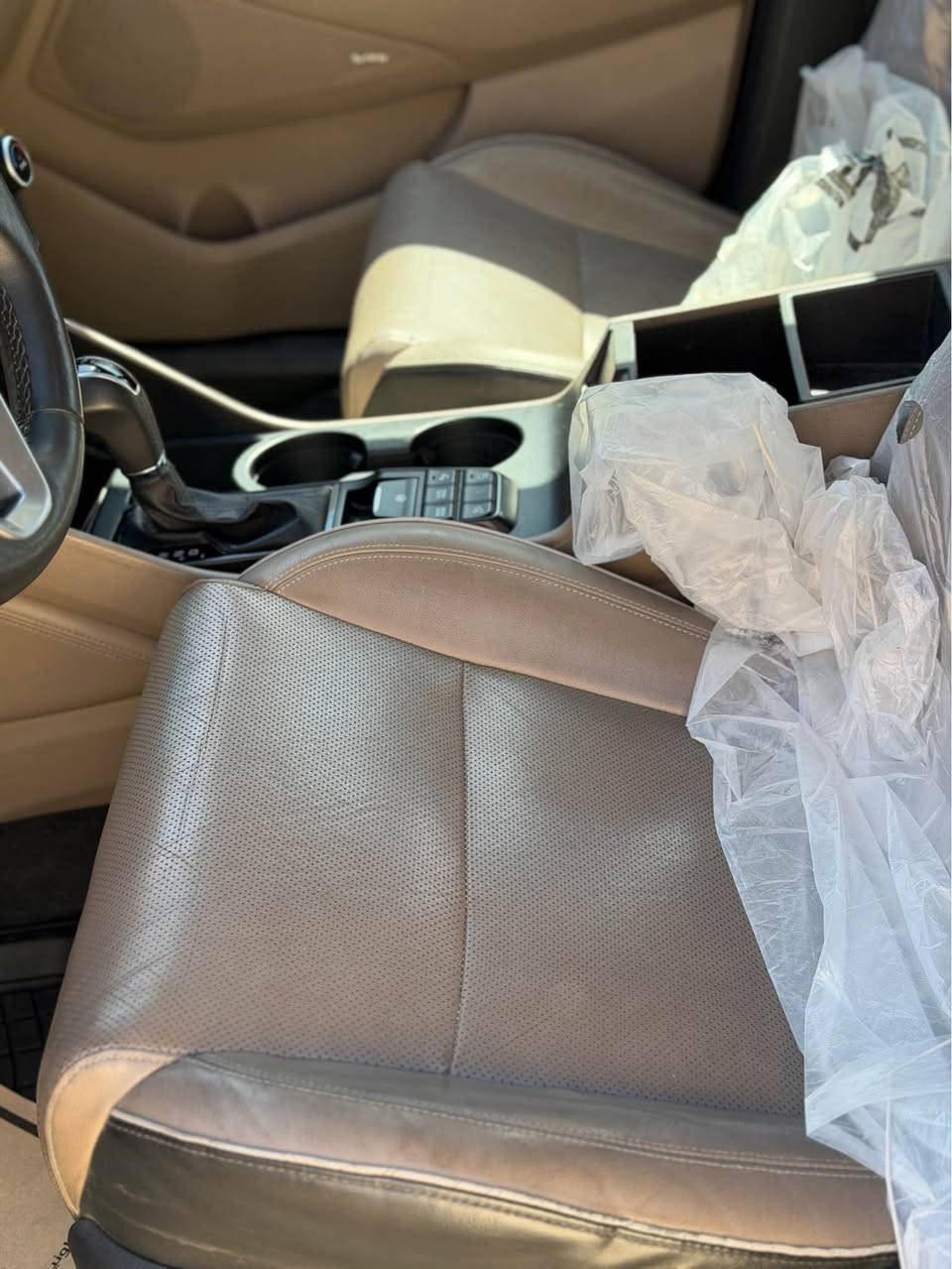 Description
توكسان. $160
موديل 2020 امريكي محرك gdi 24
فول فول فول ضرر بس بونيت بدون دواخل
كشنات بارد و حار
بانوراما
سماعات انفنتي
خمس كامرات
لايتات ليد
رقم الماني جديد ، اربيل
حجر البيئة بلادي
مانع انزلاق
تحديد مسار
اوتو هولد 
سيارة بسمي
ماشية ٦٥ مايل 
*********** أربيل, العراق
