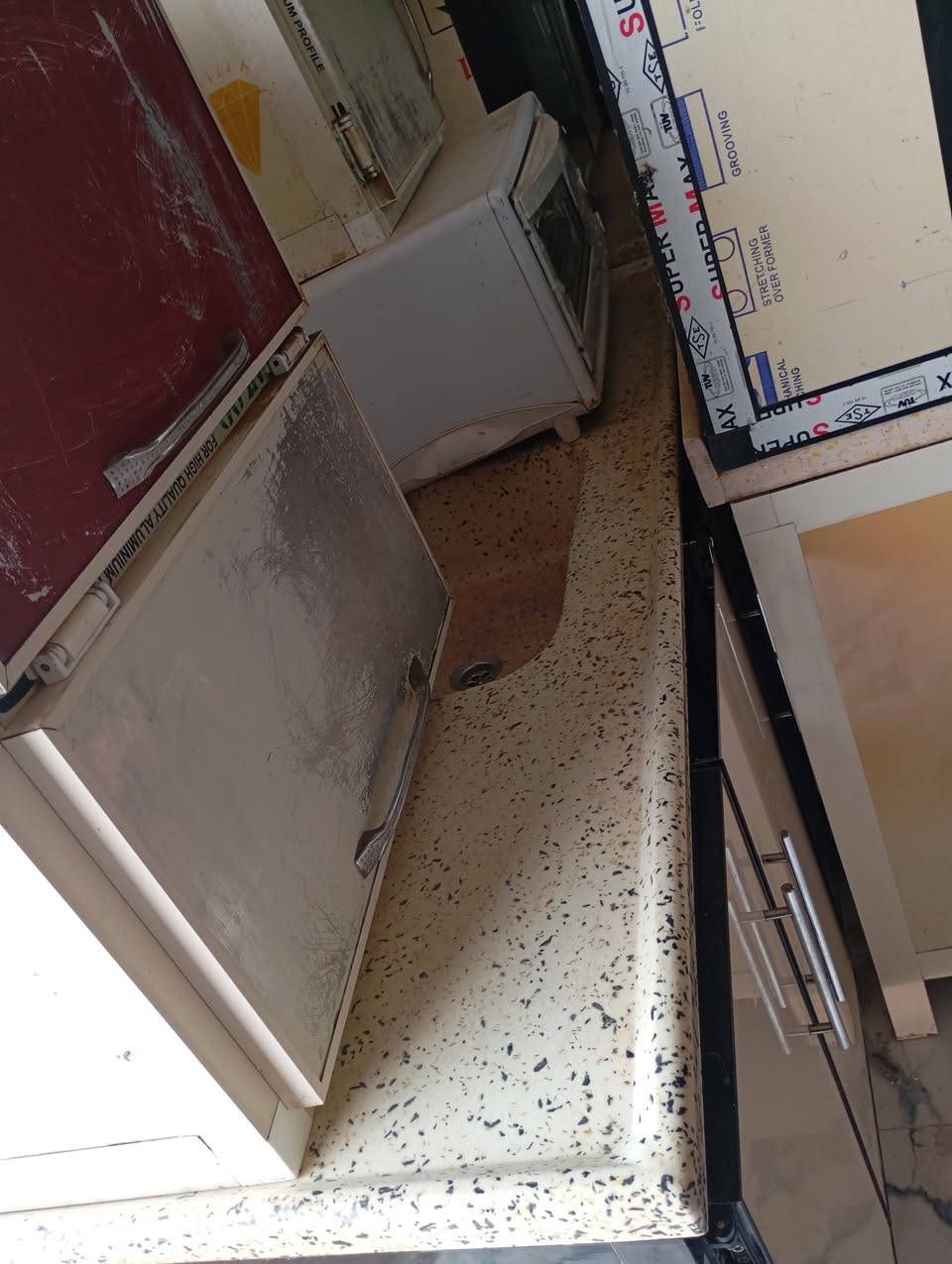 كاونتر تسكام مرمر نضيف 7قطع نضافه مثل صوره
مكانه دور نواب ضباط مقابيل سياسين نزلت الحولي الجديد


**إذا كنت صاحب هذا الإعلان وتريد حذفه لأي سبب، رجاءا أرسل رسالة إلى الدعم الفني**