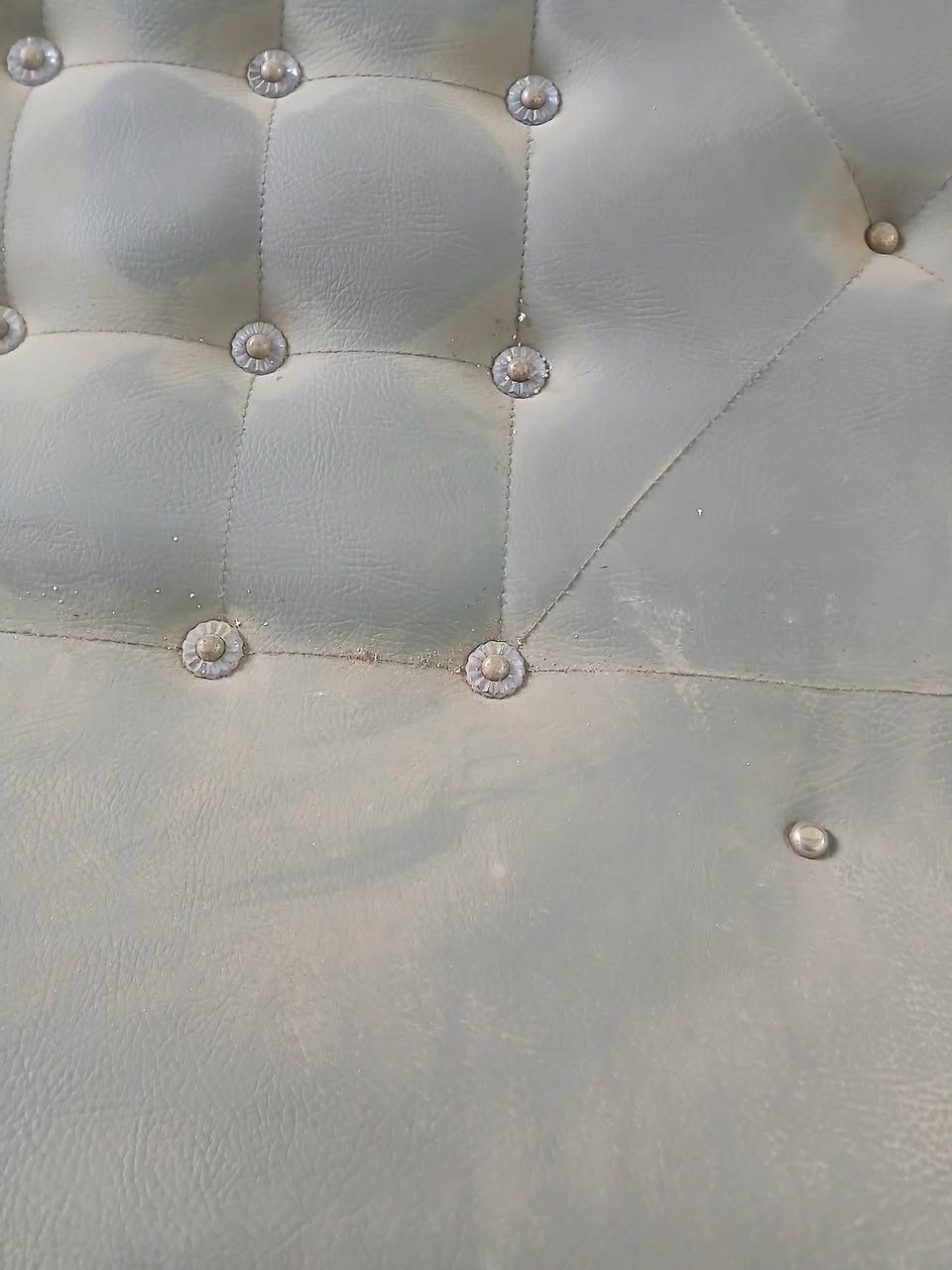 تنته مال ١٤ منغولي جديده بل١٠٠ وبيه مجال عوزها مسح مكان نجف


**إذا كنت صاحب هذا الإعلان وتريد حذفه لأي سبب، رجاءا أرسل رسالة إلى الدعم الفني**