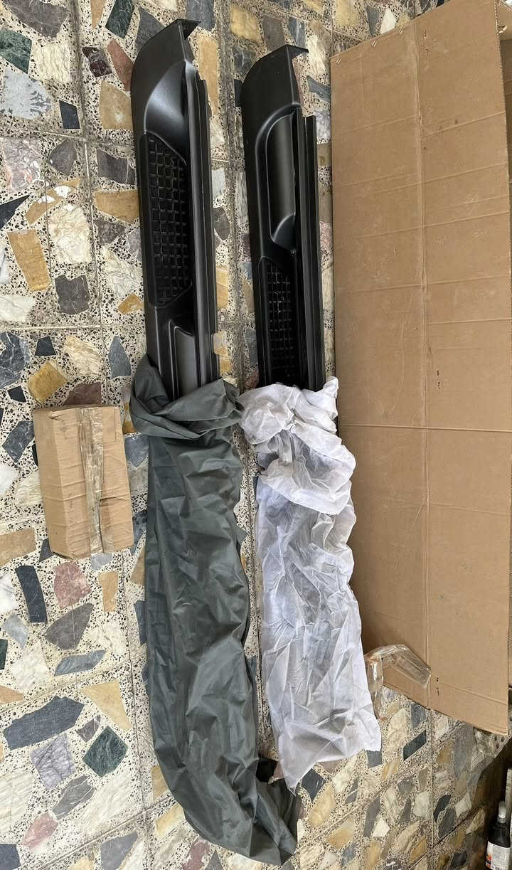 سلام عليكم اخوان … 
متوفر دوسات توسان موديل ٢٠٠٥ الى موديل ٢٠١٠ 
كاملة مع قواعد التثبيت نقص فقط علامة التوسان النيكل سعر الزوج ٧٠ الف 
بغداد -المشتل 
للاتصال ***********
