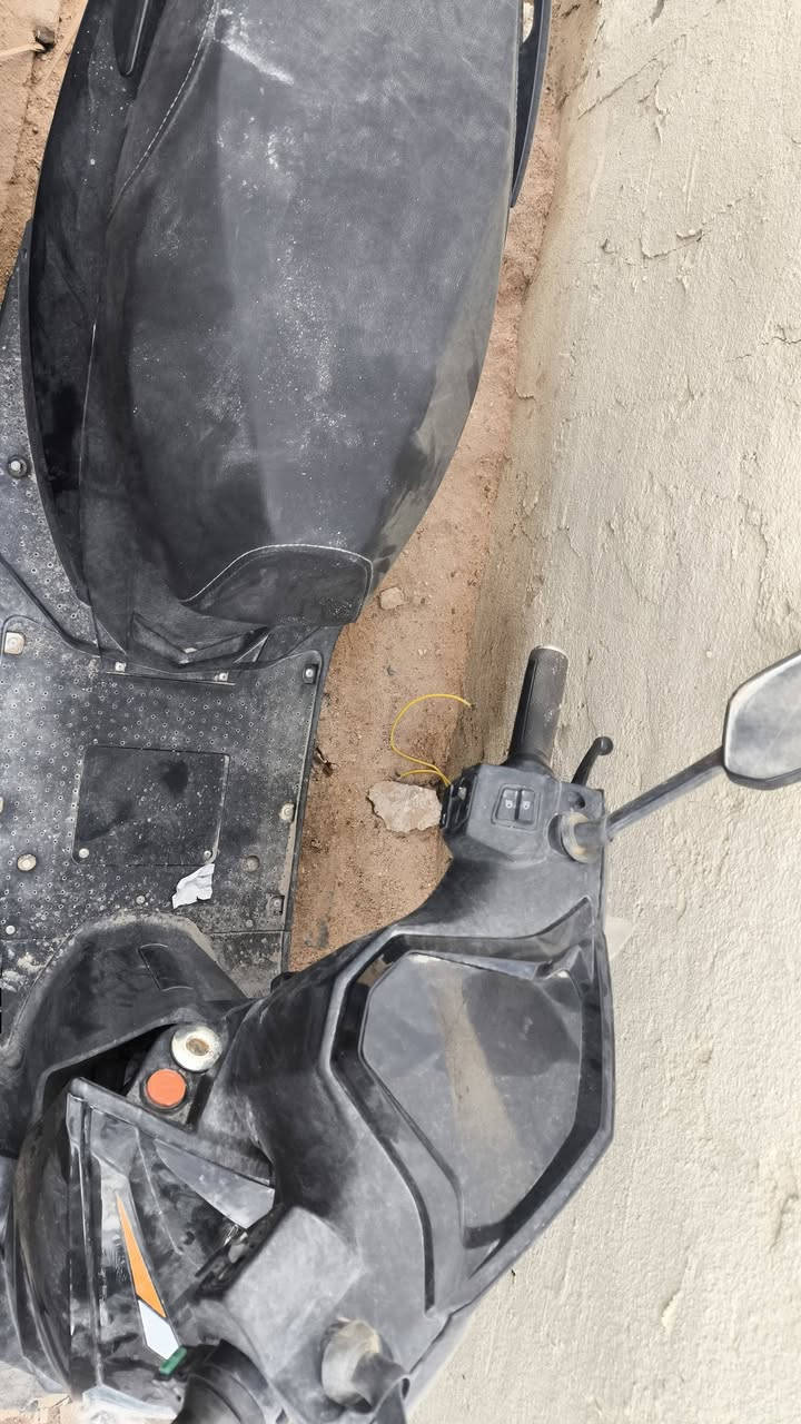 سكنس 6بطاريات ملف 2000
البيع البطاريات تحتاج تبديل 
500

***********
