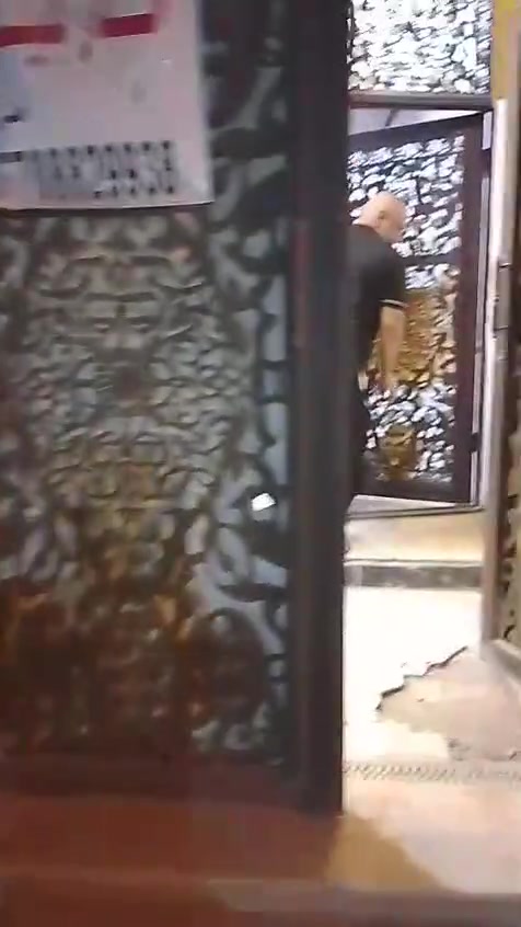 دار سكن حديث زراعي مساحة ١٠٠ متر ٥×٢٠ يحتوي على مدخل استقبال وممر وصاله ومطبخ حارد وبارد صحيات غرفه نوم وحدة طابق ثاني ٢ غرفة نوم و صحيات و سطحين عنوان بلديات خلف المصرف زراعي على شارع رئيسي للاستفسار الاتصال على الرقم *********** عقارات ابو رهف
