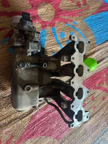 سلام عليكم قراض اكسنت القديم تخم كبات ٤  ودكشن بارد هوه والجويتر مالته كامل وباور ستيرن كلهن علضمان وشرط الشغل الاستفسار ***********
