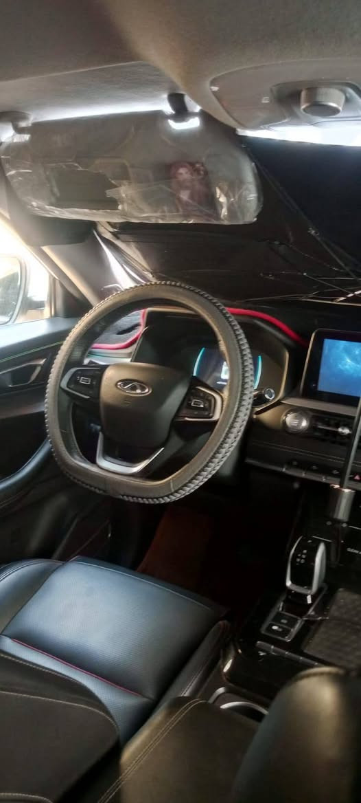 ✅شيري تيكو ٧ برو  Chery Tiggo 7 pro
✅نصف مواصفات Comfort 

✅ موديل 2022

✅ماشية 67640

✅ بعدها بالضمان ٣ سنوات بعد 

✅ابيع نقد 138 و بيها مجال 

❌نقصها دبلات فقط 

✅مطلوبة للمصرف باقي 4 سنوات عليها ابيعلك و احولك بأسمك 

✅رقم بغداد 

✅لون ابيض غير محدد

✅واتس آب ***********

✅بيها بارد بالبنيد و باب خلف السائق فقط
