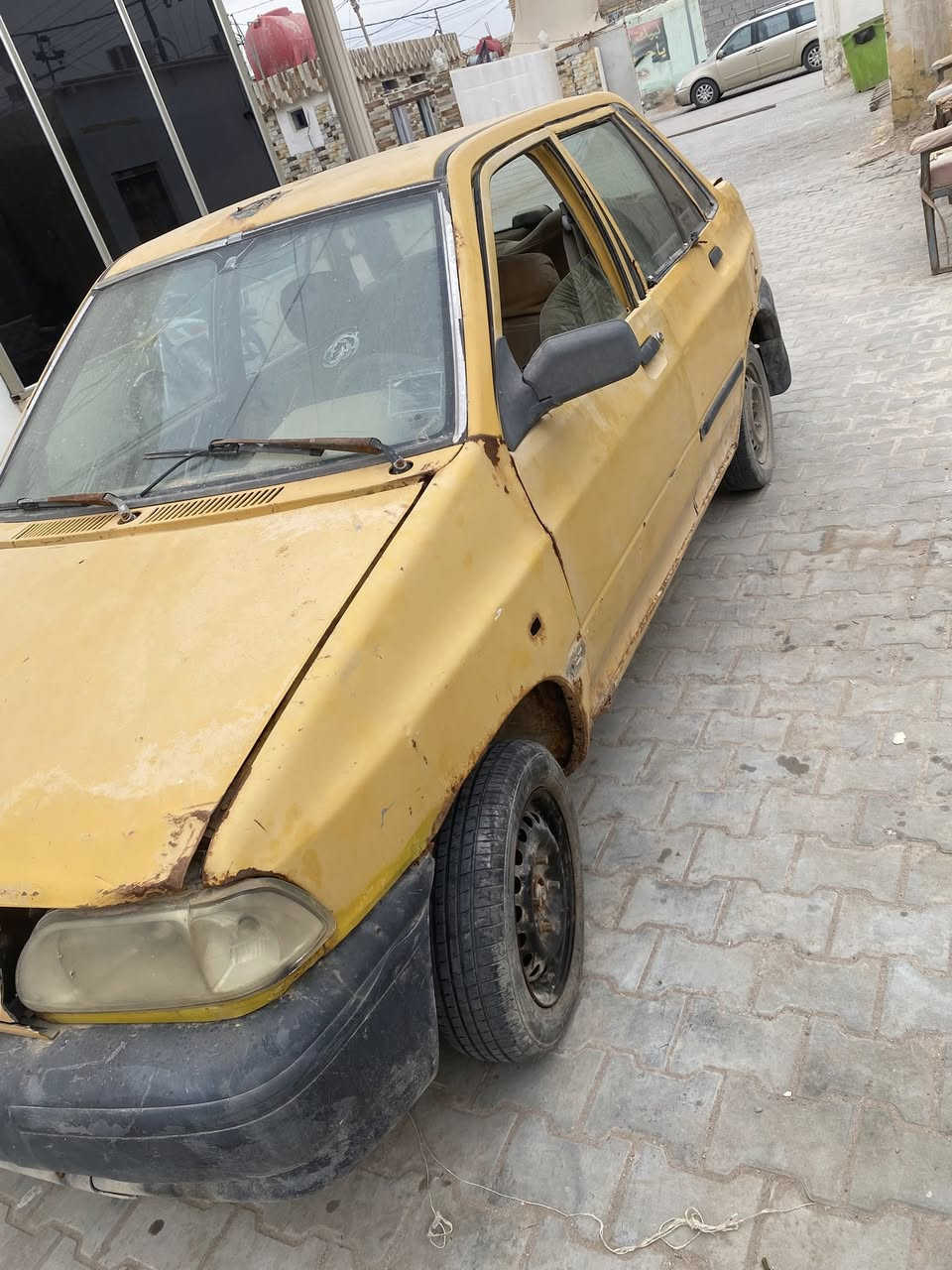 سايبه 2011 رقم بصره مااندل راعيها السيارة مكينتها شغاله بس متروك صار فتره السعر 5 اوراق مكانها سماوه رميثة ***********
