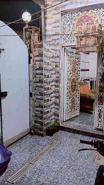 سلام عليكم بيت طابو 100متر جديد خدماته كامله تبليط مدارس يمه متوسطه وبتدائي ماعوزه اي شي ناصريه مركز المدينه حي الفداء شارع ابو لبنان /***********
