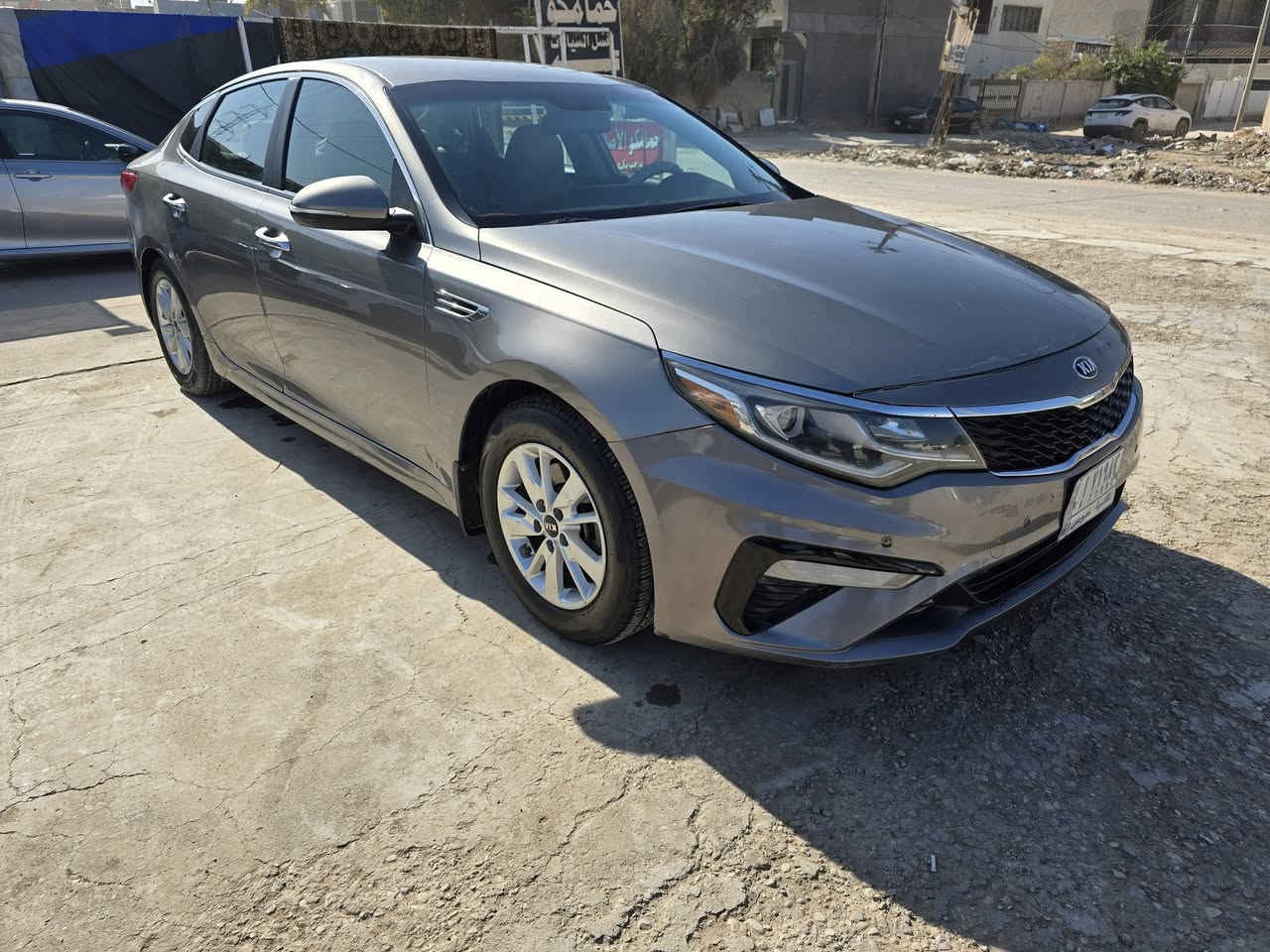 السلام عليكم اوبتما موديل 17 وارد أمريكي معوقين بعد سنه ينفك الحجز سياره كلشي اصولي  ضربته فقط بلجاملغ الخلفي الأيمن مؤشر بلصور والباقي كله مكفول ولاقطعه امبدله السيارة موجودة في الديوانيه السعر 138 مكينه 2400 ماشيه 100 ميل السياره جاهزه من كلشي ***********
