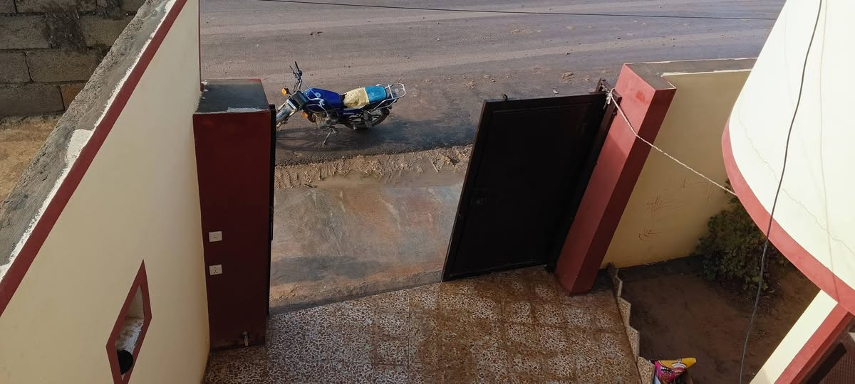 بيت للبيع خلف معارض مساحه 158متر مكان زراعي سعر 55بي مجال اي استفسار رقم الهاتف ***********
