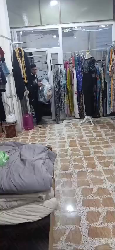 السلام عليكم وجبه جديده ودشاديش ومخاوير وكل قياسات موجوده ونظافه فول وتدللون علينه العنوان بهرز خلف السوك عماره حجي خلف


**إذا كنت صاحب هذا الإعلان وتريد حذفه لأي سبب، رجاءا أرسل رسالة إلى الدعم الفني**